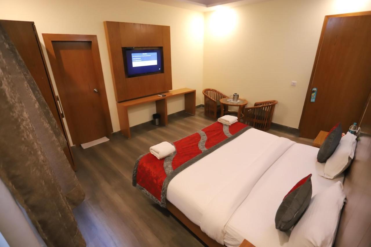 ניו דלהי Hotel Aries מראה חיצוני תמונה